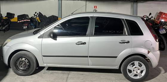 FORD FIESTA 1.6 MPI HATCH 8V FLEX 4P MANUAL FORD FIESTA 1.6 MPI HATCH 8V FLEX 4P MANUAL